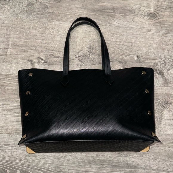 GIVENCHY BLACK EMBOSSED LOGO BOND LEATHER GOLD HARDWARE SHOULDER TOTE BAG - Picture 3 of 15